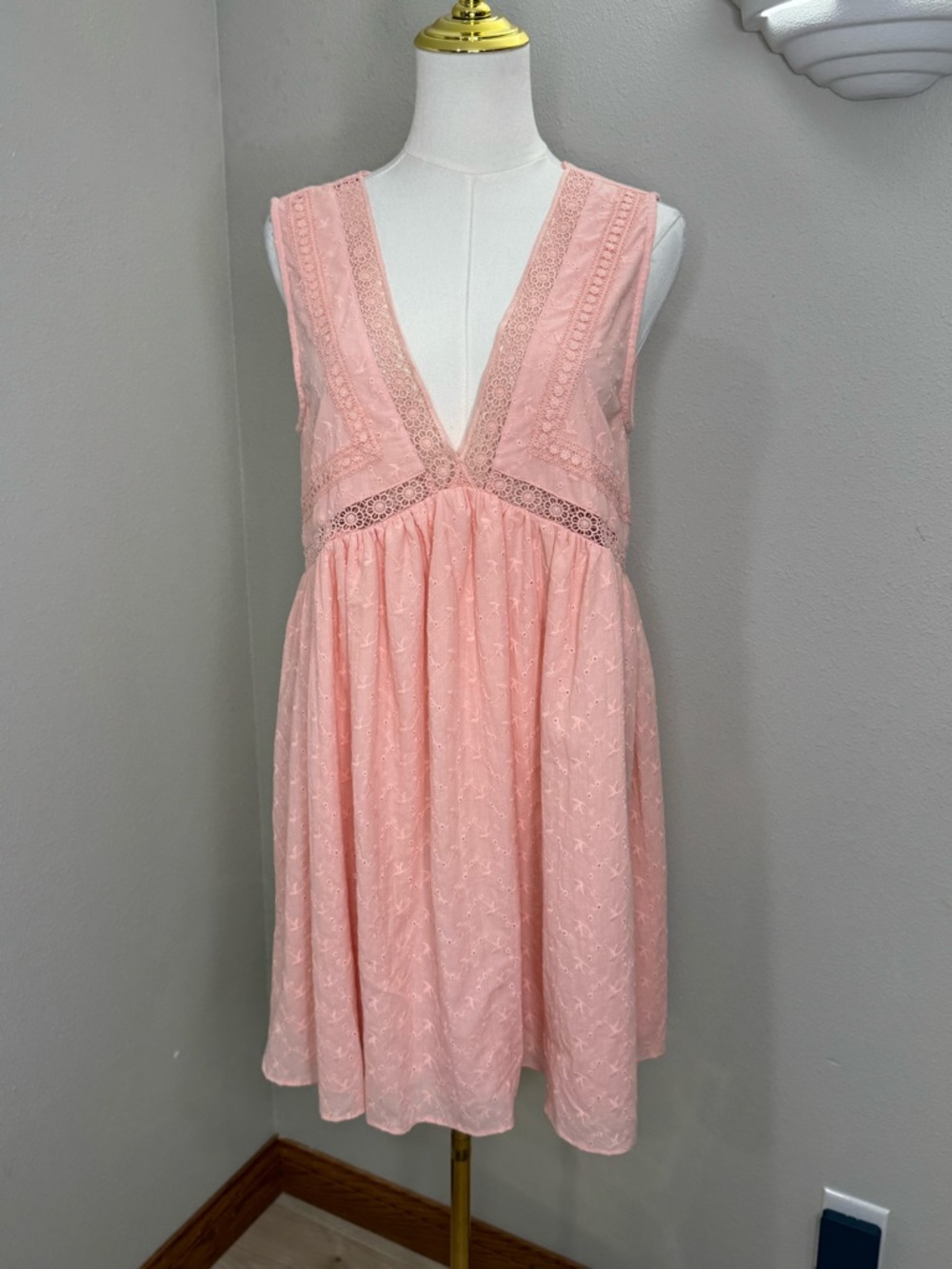 Inmod Blush Pink Eyelet Lace Babydoll Dress Boho V Neck Mini Medium NWT